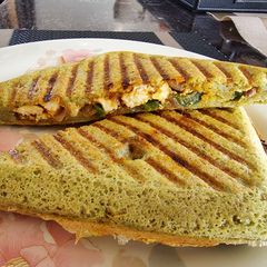 A picture of Mung Dal Paneer sandwich.