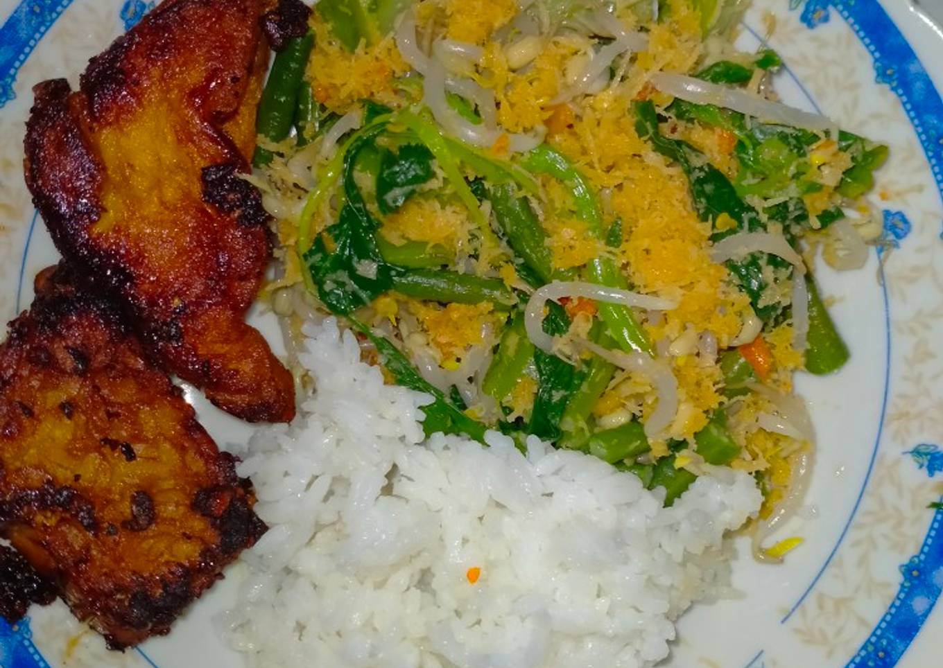Urap sayur bacem tahu tempe 😍