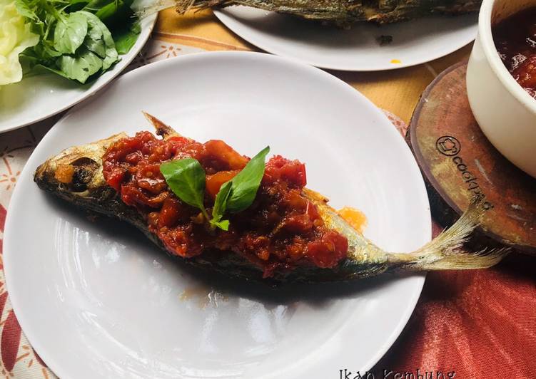 Langkah memasak Ikan Kembung sambel tomat pedas yang Bisa Manjain Lidah