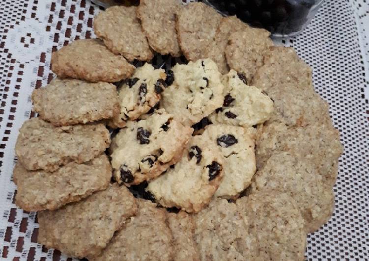 Oat crispy cookies (original, keju, chocochips, kismis, coffe)