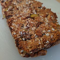 A picture of Apple granola bars.