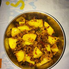 A picture of Pottato with soya granules.