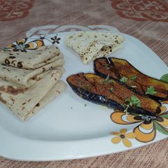 A picture of Taryal Vangan (brinjal).