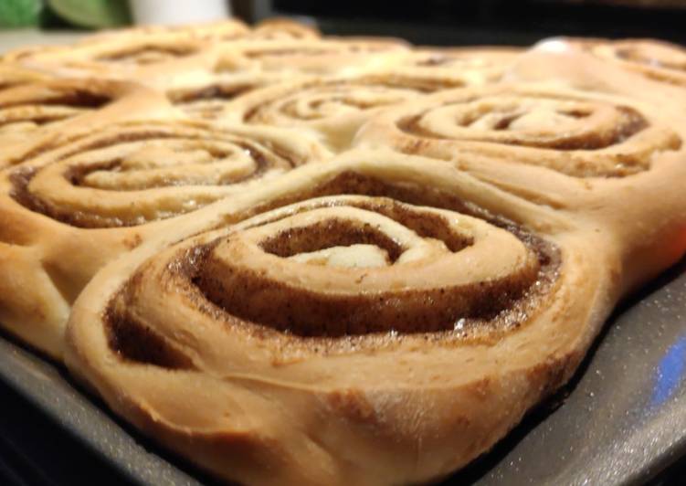 Simple Way to Prepare Homemade Yeast Cinnamon Rolls