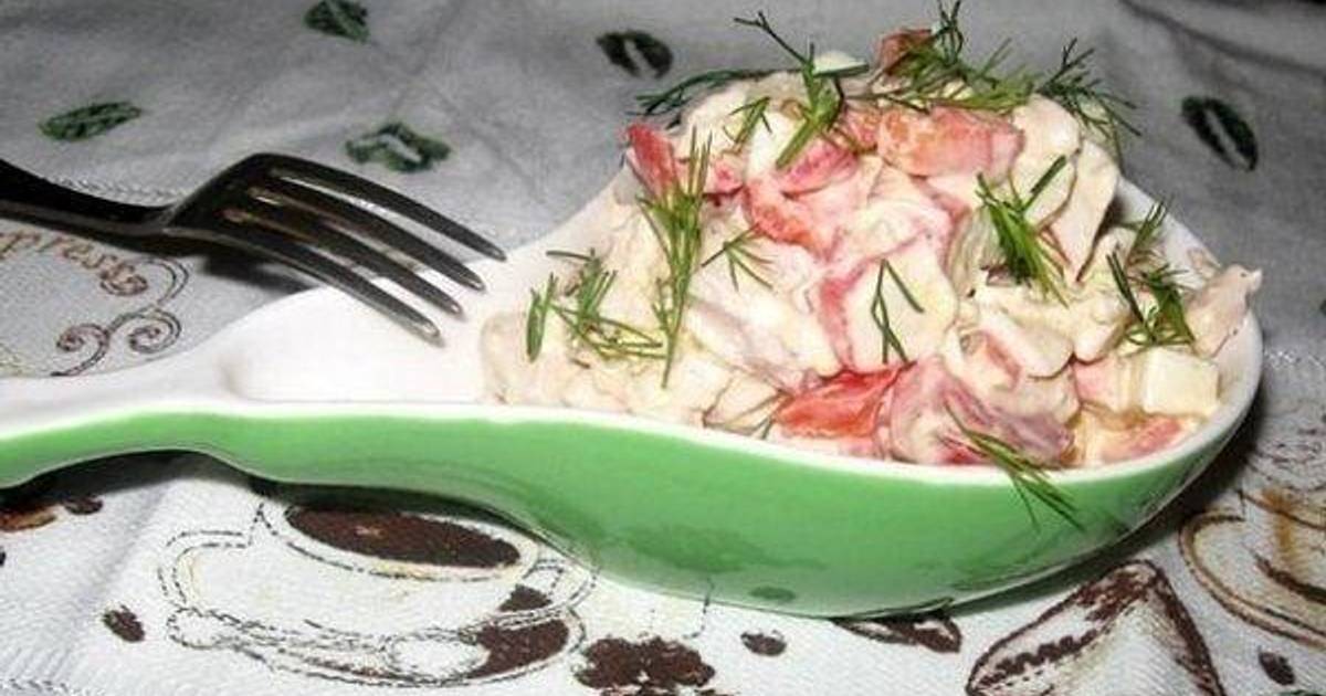 Салат с кораллами и курицей