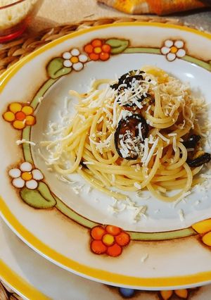 A picture of Spaghetti with Zucchini and Ricotta Salata.