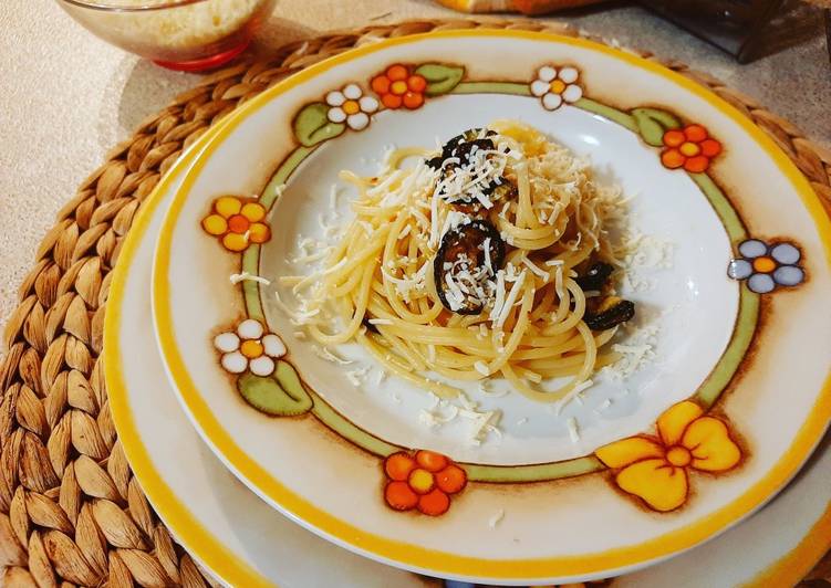 Spaghetti Zucchine e Ricotta Salata