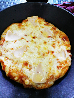 A picture of Pizza dough.