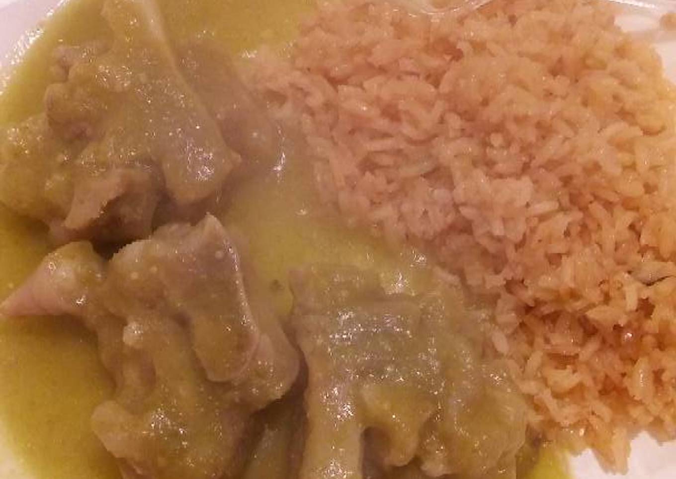 Manitas de Puerco en salsa verde
