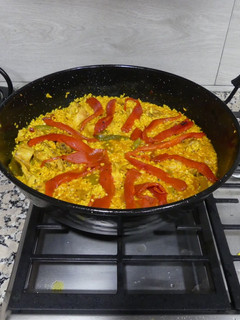 Una foto de Arroz con conejo