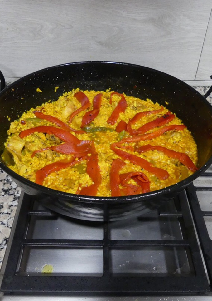 Una foto de Arroz con conejo