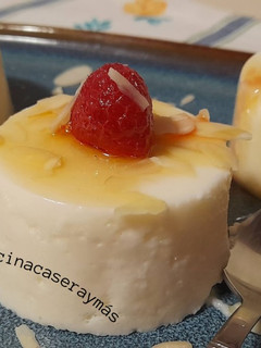 Una foto de Flan helado de melón