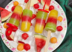 A picture of Fresh Fruit Ice Candy / Popsicles.