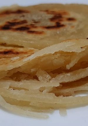 फेणी पराठा (feni paratha recipe in marathi) रेसिपी चे मुख्य फोटो 