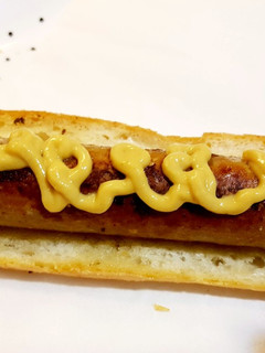 Una foto de Bratwurst o hot dog