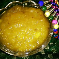 A picture of Anaras chutney (pineapple chutney).