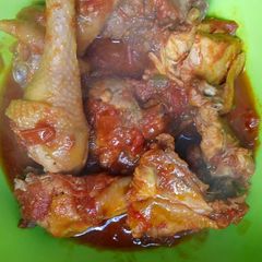 A picture of Tumbukiza kienyeji chicken.