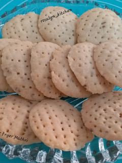 A picture of Air Fryer Mathri.