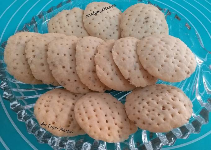 Recipe of Ultimate Air Fryer Mathri