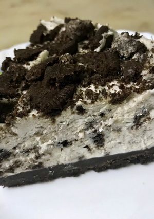 A picture of Oreo Cheesecake.