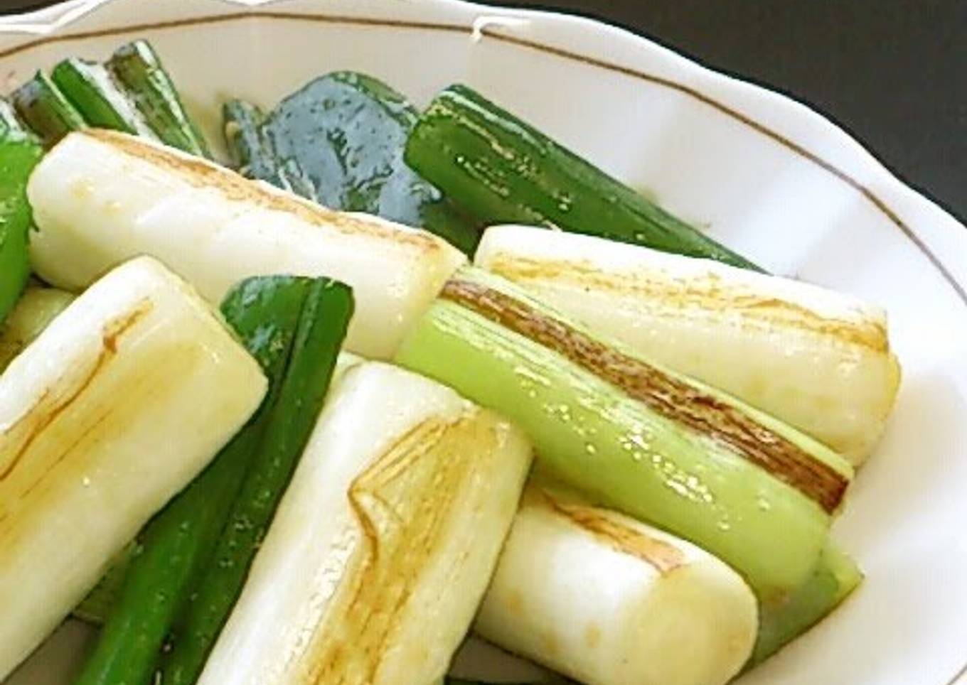 Simple Chinese-style Leek Stir-Fry