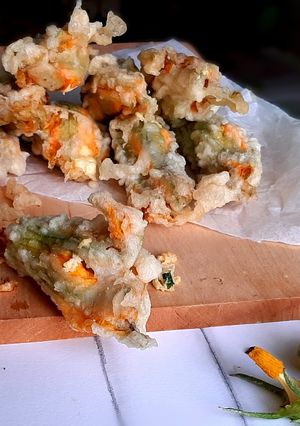 Foto di Fiori ripieni in tempura