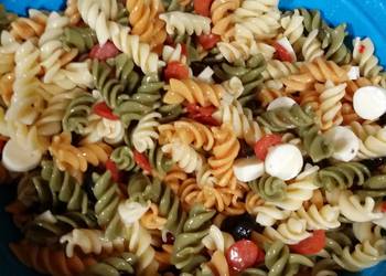 Easiest Way to Prepare Perfect Pepperoni Pasta Salad