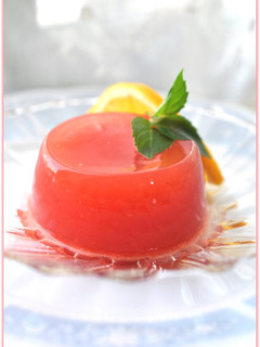 A picture of Scarlet Red Tomato Jelly.