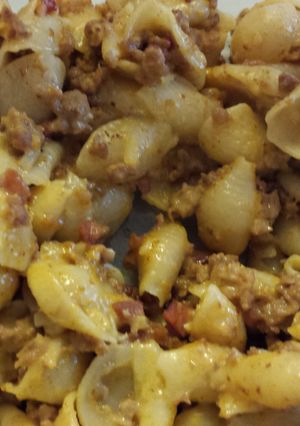 A picture of Bacon Double Cheeseburger Mac n Cheese.