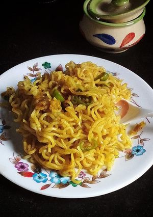 মশলা নুডলস (masala noodles recipe in bengali) রেসিপির প্রধান ছবি