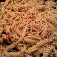 A picture of Lemon pepper chicken with pasta.