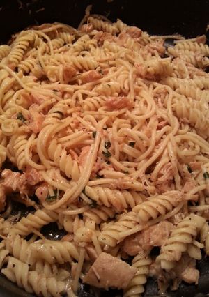 A picture of Lemon pepper chicken with pasta.