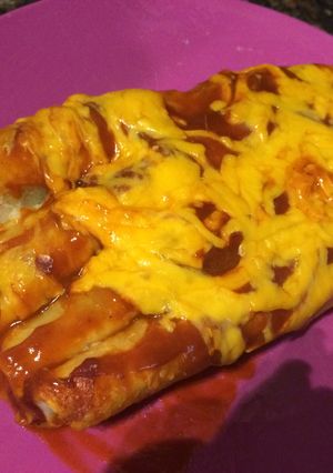 A picture of Beef Enchiladas (red).