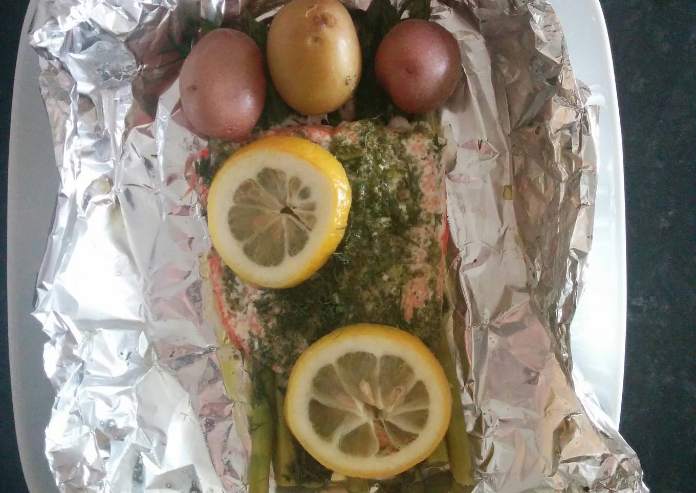 Pesto Salmon and Asparagus in Foil