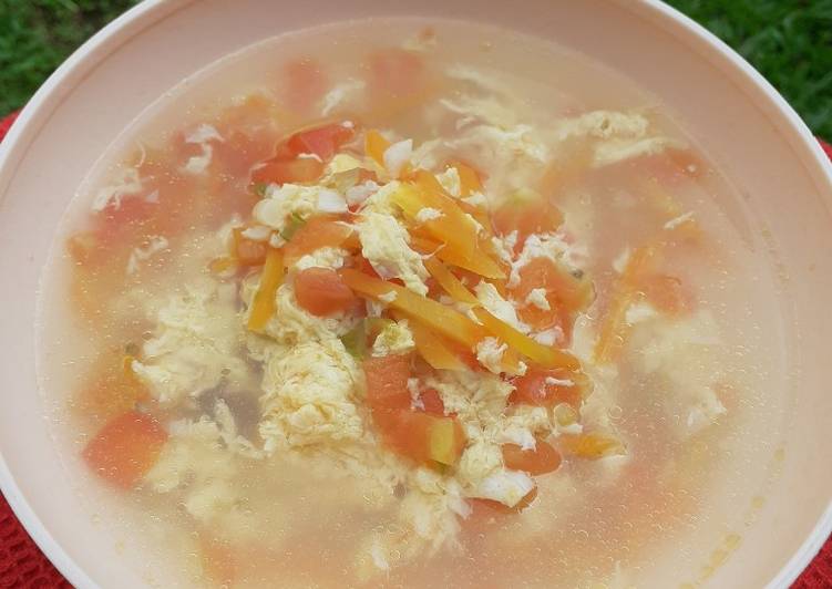 Sop tomat telur wortel