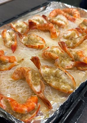 A picture of Steamed Prawns with Garlic and Vermicelli 蒜蓉粉絲蒸蝦.