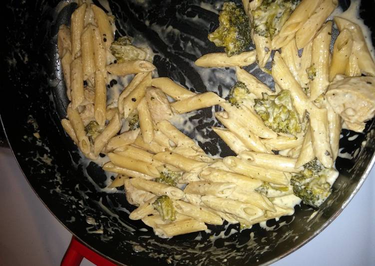 Chicken &amp; broccoli alfredo