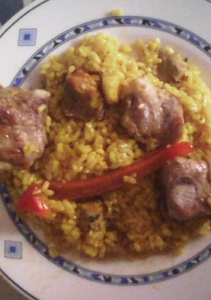 Una foto de Arroz con costillejas y magra