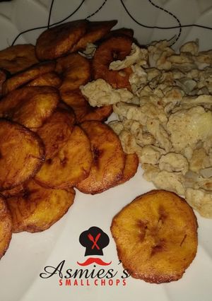 Plantain with scramble egg ainihin hoton girkin