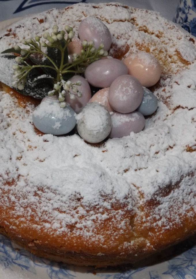 Una foto de Bizcocho de avellanas y chocolate blanco