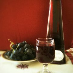 A picture of Concord grape liqueur.