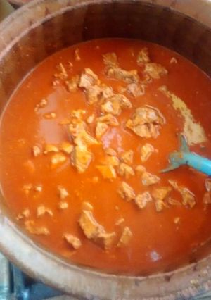 Una foto de Carne de res en huajillo con nopales