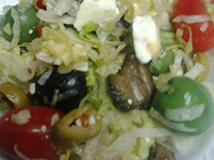 Recipe Lettuce olive and tomato salad the Delicious So Delicious