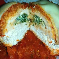 A picture of Chicken Spinach Roll.