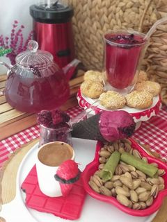 عکسی از دستور دمنوش شاه توت وچایی ترش