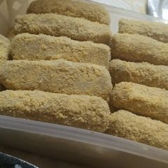 A picture of Chicken cheese rolls.