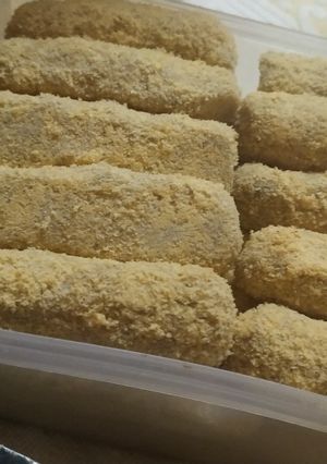 A picture of Chicken cheese rolls.
