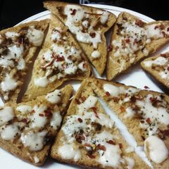 Garlic Bread.. A picture of Garlic Bread...