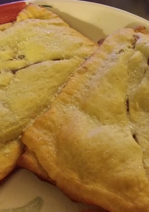 A picture of Homemade Apple pies.