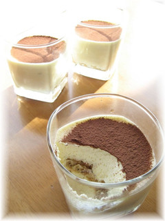A picture of Black Tea Tiramisu.